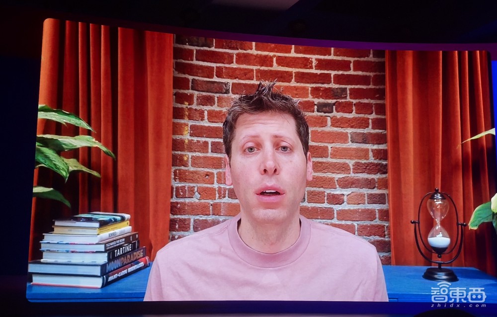 高通甩两大芯片王炸!AI大模型联手腾讯智谱,小米15抢首发,荣耀剧透新机