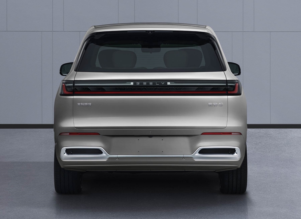 理想i6亮相,蔚来给L90换尾标,吉利申报换电增程车!6月工信部车展来了