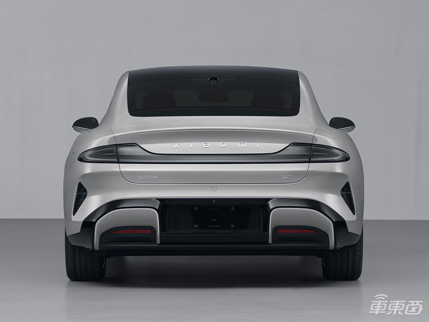 刚刚，小米首款车SU7正式亮相！首次披露尺寸动力参数