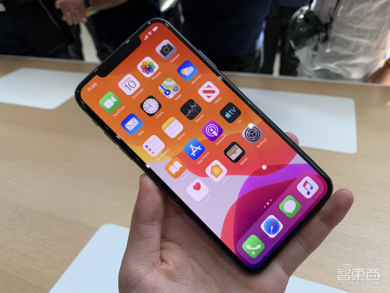 浴霸三摄iPhone11发布!价格狂降千元,现场叫板华为芯片