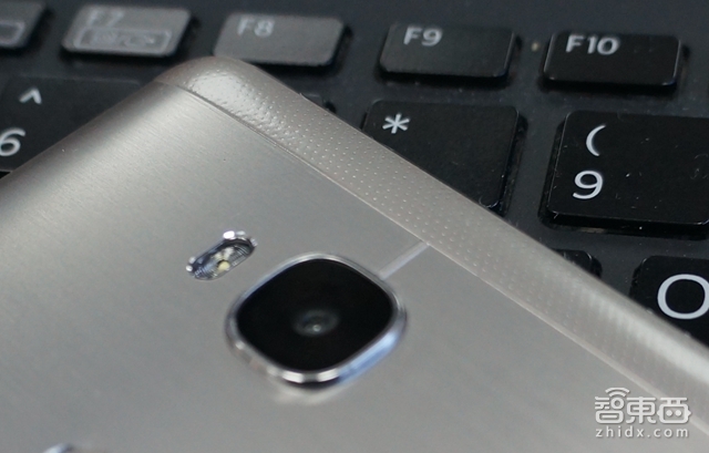 荣耀畅玩5X体验:指纹识别全金属千元新旗舰