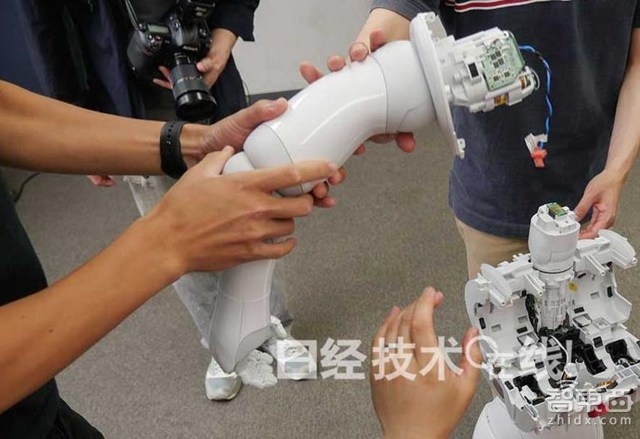 惊呆!马云百亿押宝的机器人Pepper大拆解