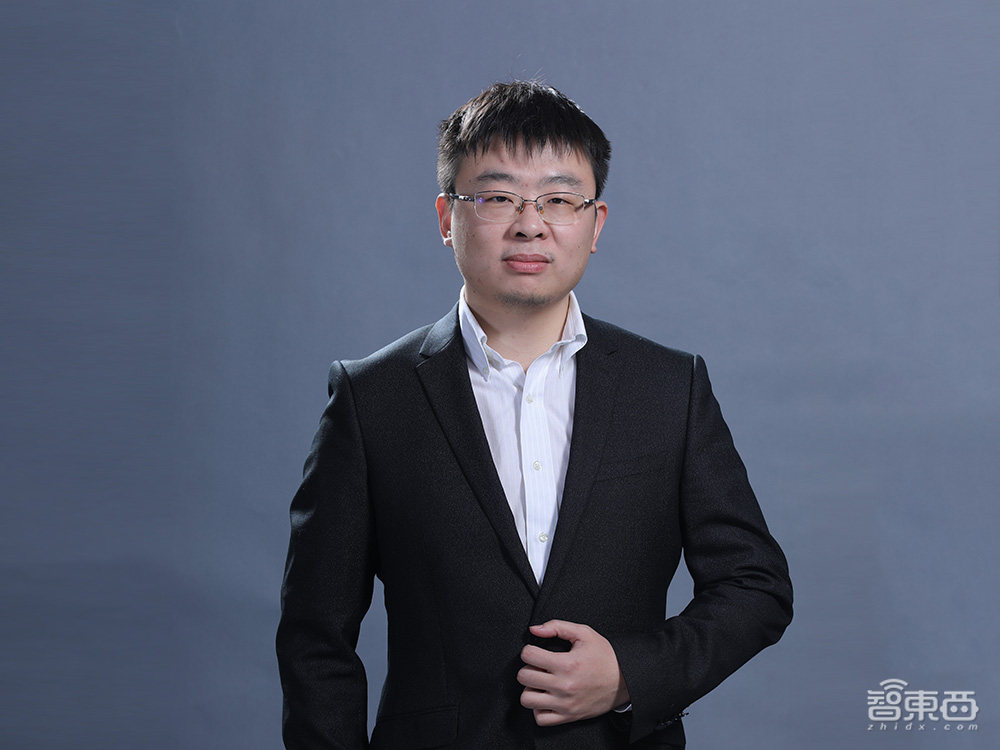 对话魏哲巍：33岁破格晋升人大最年轻教授，致力于培养有温度的AI人才