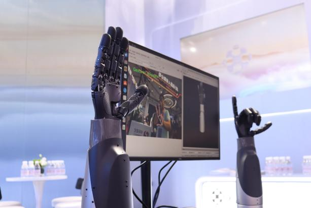 中国院士造灵巧手，宁德时代和小米投了｜融资首发