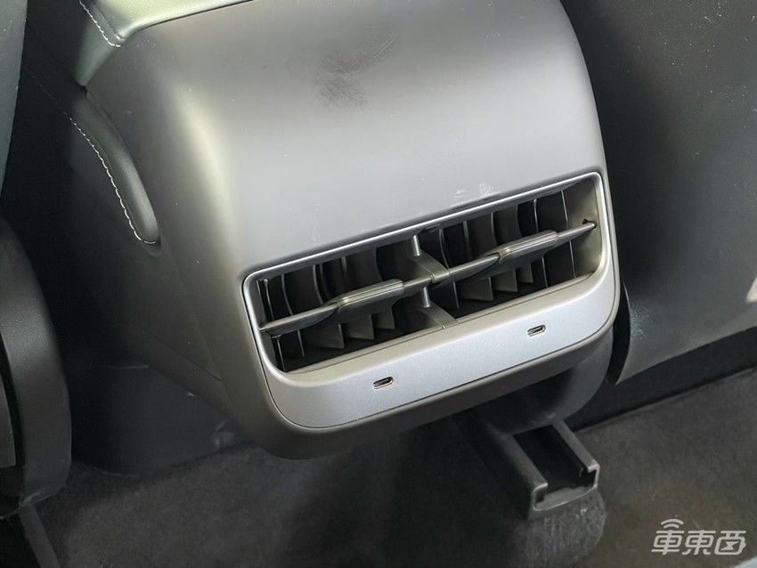 特斯拉Model Y有多火？每小时卖出200台，门店都挤爆了