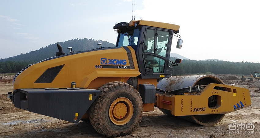 做个机械臂开车，这家公司让压路机实现了自动驾驶