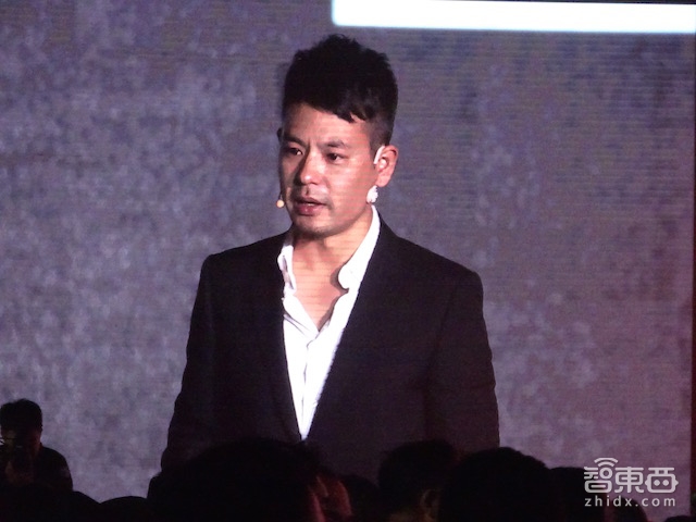 奥图发了款AR酷镜 与谷歌眼镜有啥不同?