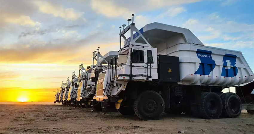 纯电自动驾驶矿卡老大冲刺港交所！比亚迪刚投了1个亿，旗舰车型订单超千台