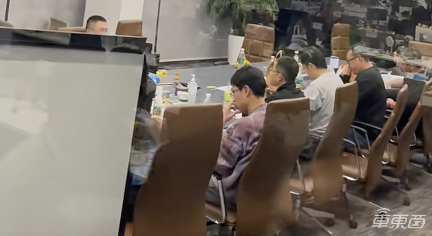 极越闪崩40小时:员工提9大诉求,晚上11点还在谈判,智驾不能用老车主破防