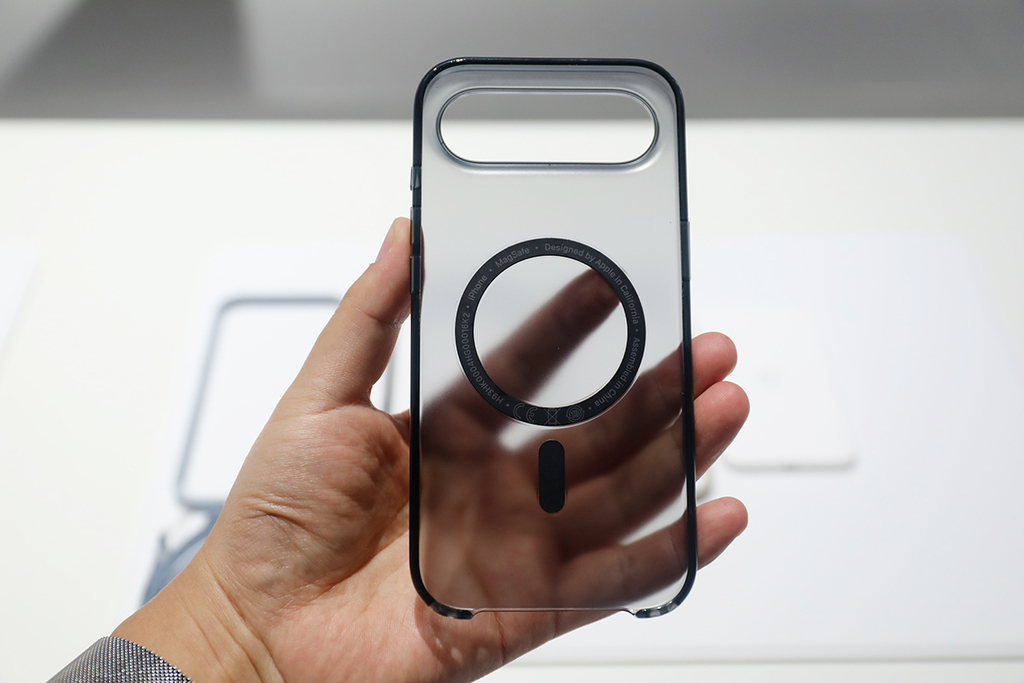 iPhone Air真机惊艳!一小时极限体验苹果秋季全系新品