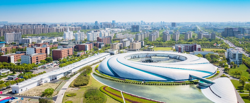 宇树和智元罕见同台!为什么世界最好的机器人,都要去上海“过招”?