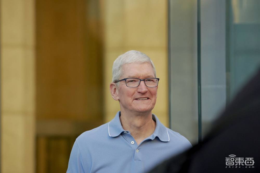 苹果拿下第33家AI公司!自研300亿参数大模型首次亮相