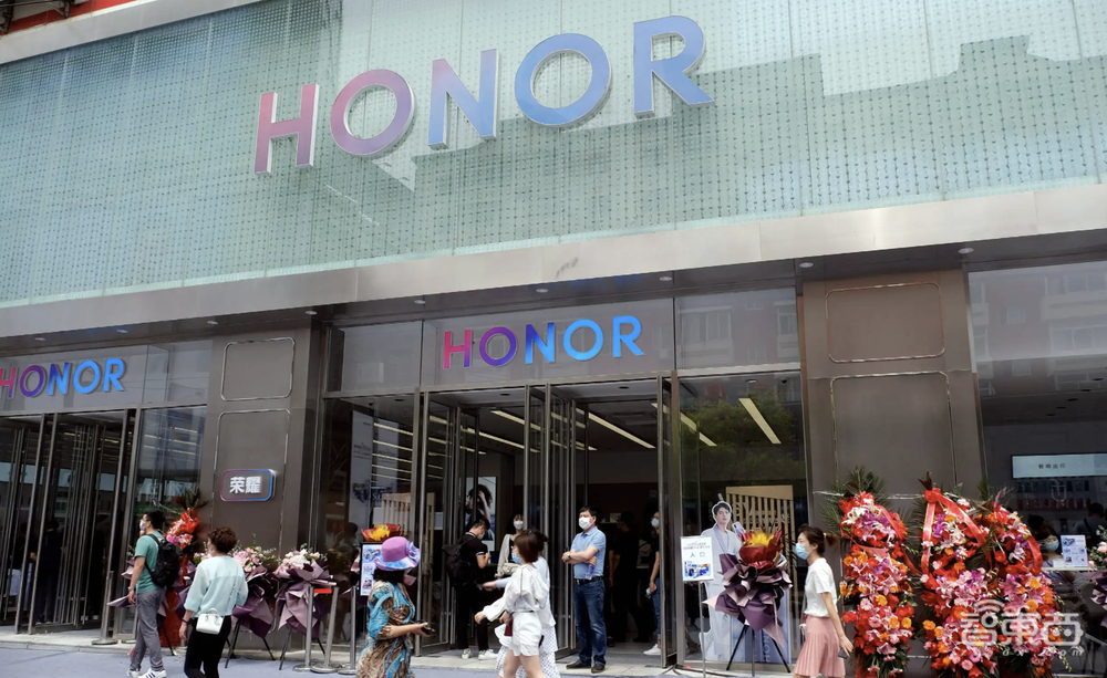 站上中国手机第一，荣耀凭什么？
