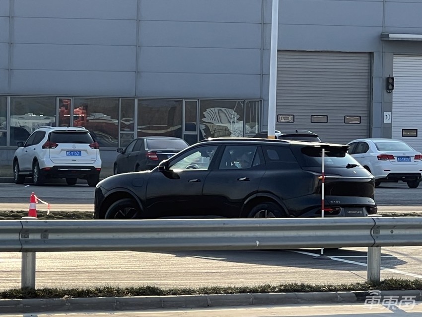 独家探访恒大汽车工厂：恒驰5已下线，上千员工奋力保量产