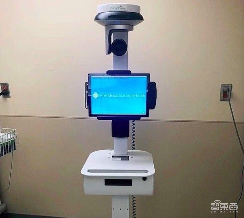 抗疫一线的户外机器人大军:测温、喊话24小时不休