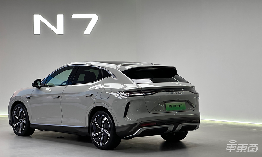 静态体验腾势N7智能座舱：车内两台平板电脑，空调系统有惊喜！