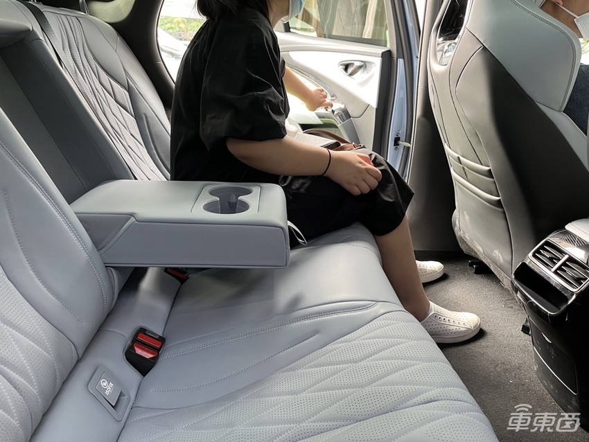 6万人等提车,特斯拉平替,比亚迪海豹有这么火?