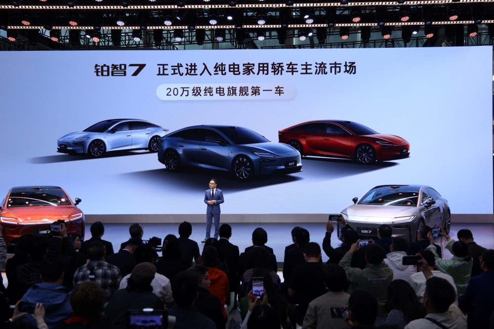 丰田铂智7亮相广州车展！采用Momenta辅助驾驶算法，上车华为鸿蒙座舱