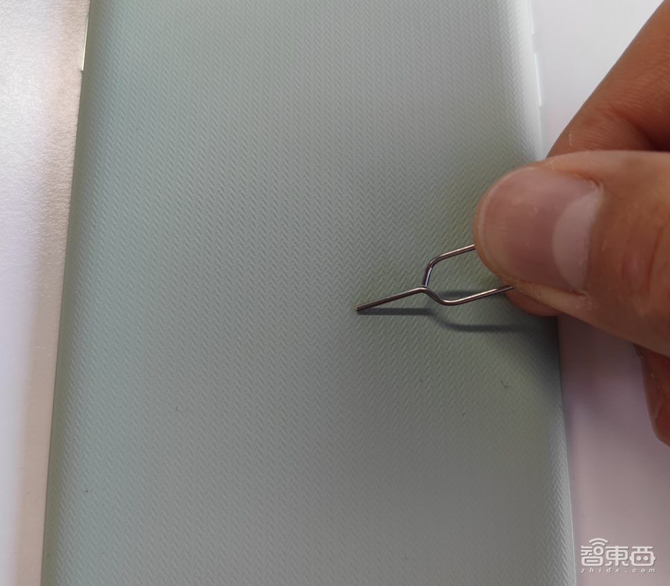 真我GT2首发体验:玩《原神》不烫手,充电10分钟看剧3小时?