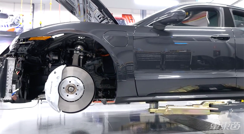 视频解读保时捷Taycan 传统车企最强电动车强在哪？