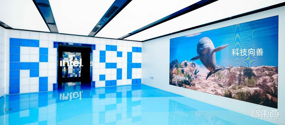 探秘英特尔GTC科技体验中心:一站看尽产品展示,9台AI PC体验AIGC应用,还有能“亲测”的智能驾舱