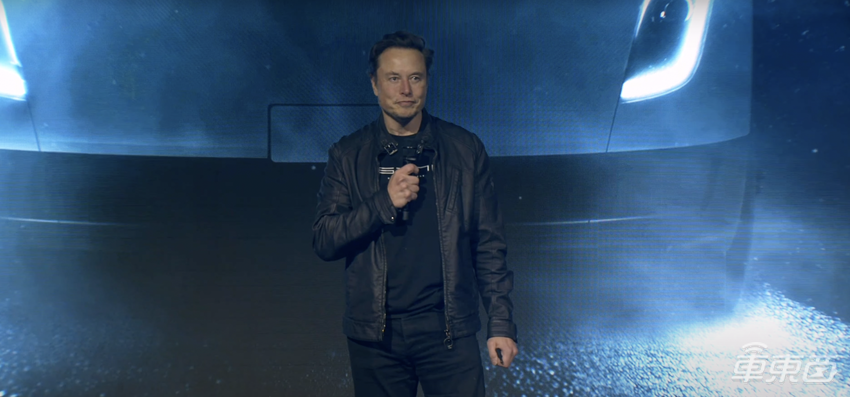 特斯拉电动卡车正式交付！拉37吨货跑800公里，百事可乐第一个提车