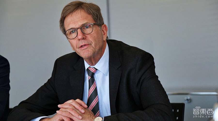 专访大众中国CEO：国内研发团队超4000人 两条路径推进自动驾驶