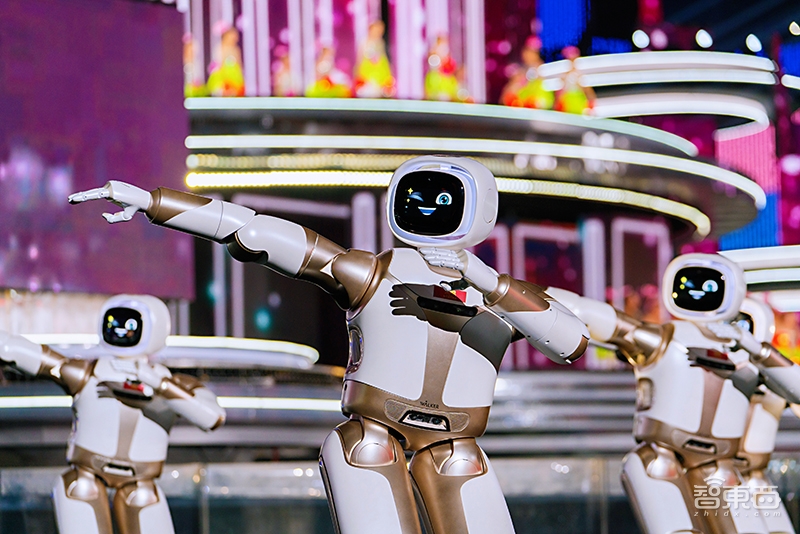 震撼!机器人春晚上踏歌起舞,揭秘优必选三登春晚的秘密