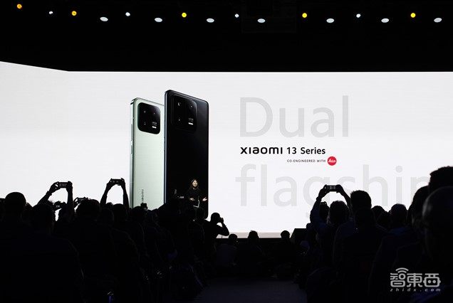 中国科技火遍MWC,AR隔空操控、水冷手机、卷轴屏电脑、还有5.5G!