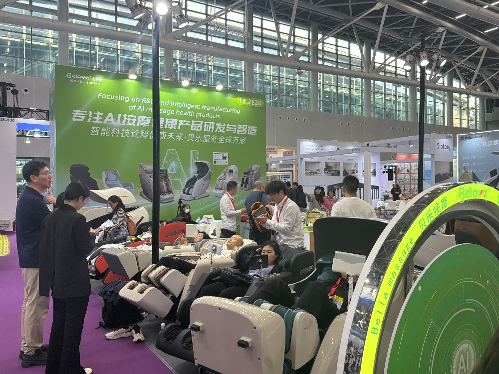 暴走30000步！我在85万平米的家博会里，挖出了AI家居的“真心脏”