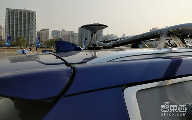 深度体验四维图新无人车 起步很快还能窜!【附视频】