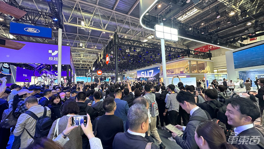 新能源行业迎重大利好!将逐步取消新能源汽车购买、通行限制