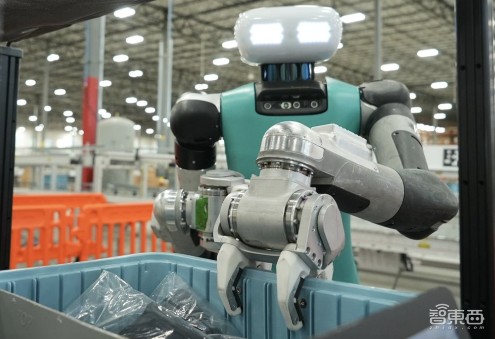 自己制造自己！全球首家人形机器人超级工厂投产，年产1万台