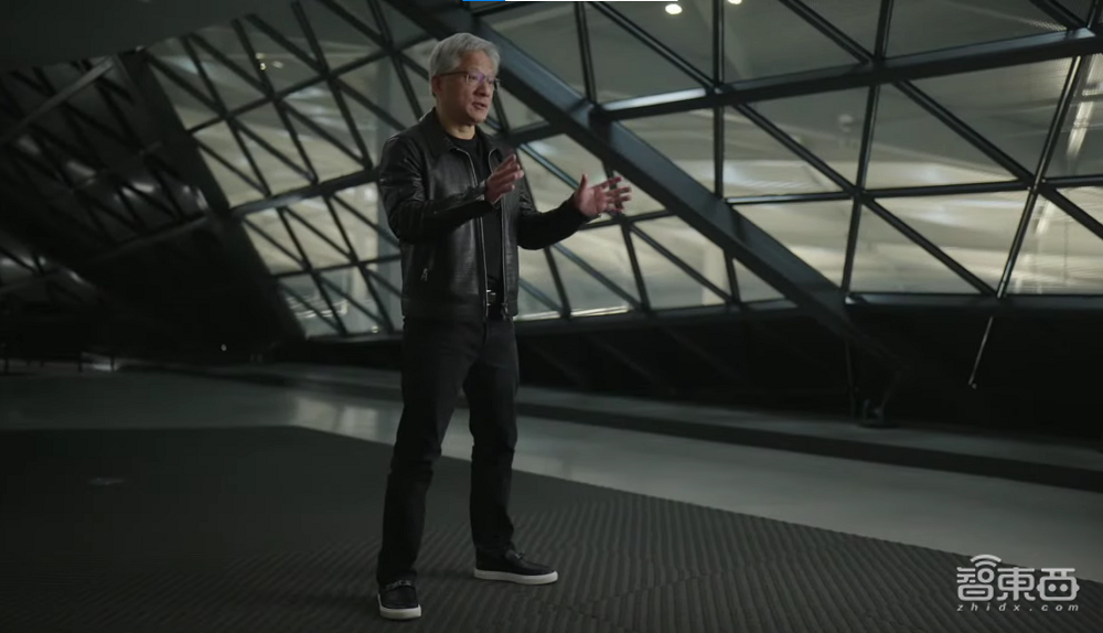 谷歌深夜甩出AI芯片猛兽!最强TPU算力暴涨,能跑推理模型,内存大飙升