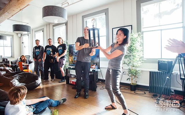 Dota2也被AI战胜了!OpenAI打出4200逆天高分 超过90%人类玩家