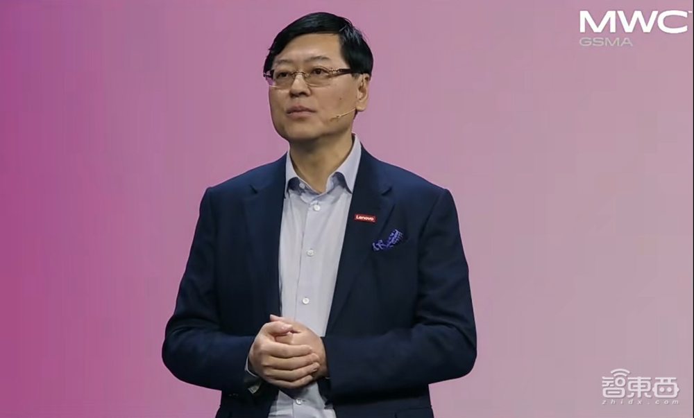 AI爆火MWC!AI OS席卷手机PC,国王点赞荣耀华为,中国企业霸场