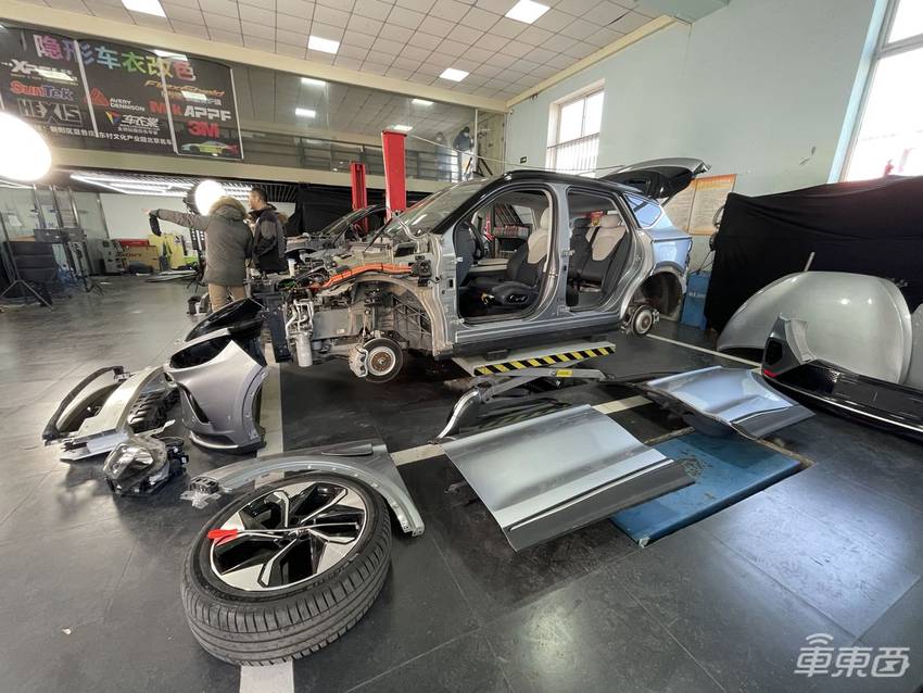 拆车看内核:极狐能否越级叫板蔚来ES6?