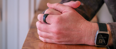 元老级智能手表玩家跨界！发了个530元的一次性智能戒指，不卷健康监测