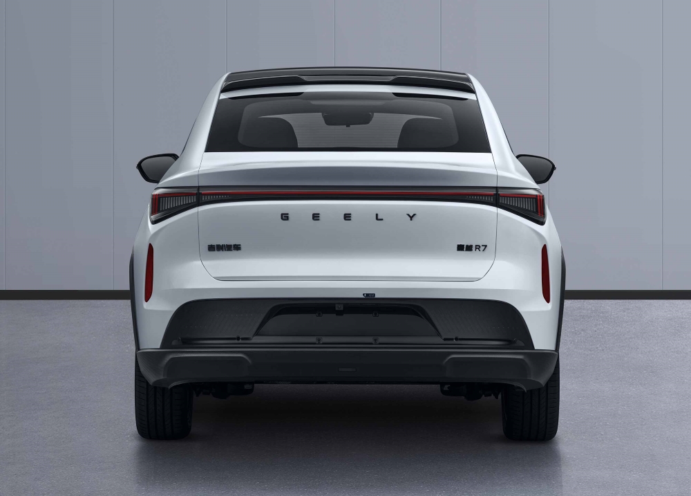 理想i6亮相,蔚来给L90换尾标,吉利申报换电增程车!6月工信部车展来了