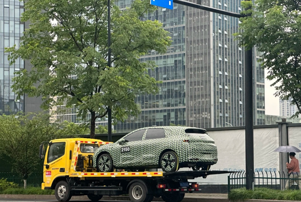 疑似零跑B05谍照曝光！定位掀背车造型运动，计划于年内上市