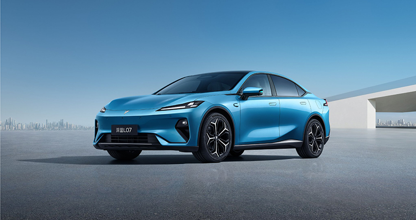 13.59万起！全新长安深蓝L07上市，标配华为智驾