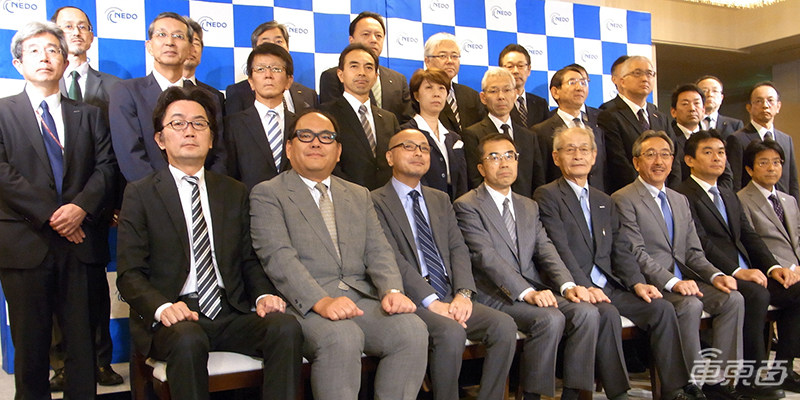 固态电池风口已至！全球车企疯狂涌入，丰田宝马都上船了