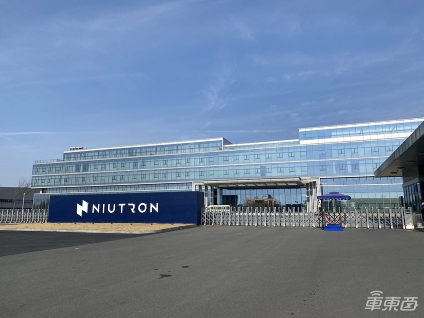 李一男造车交卷了！首款车长这样