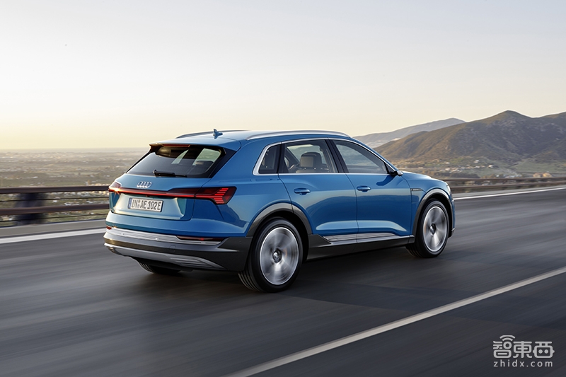全球首款无后视镜汽车！奥迪纯电e-tron发布，外形套娃Q8