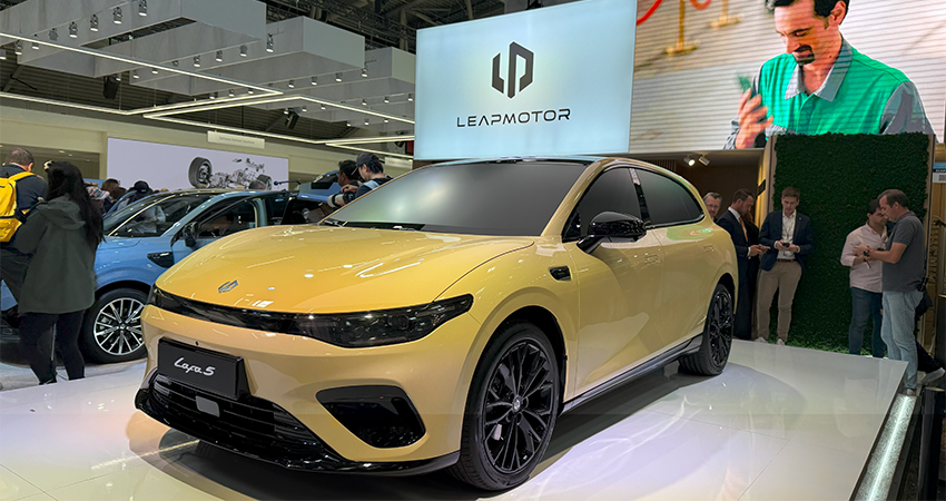 年轻人的“拉风”车！零跑Lafa5慕尼黑首秀启动盲订，国内Q4发，车东西现场见证