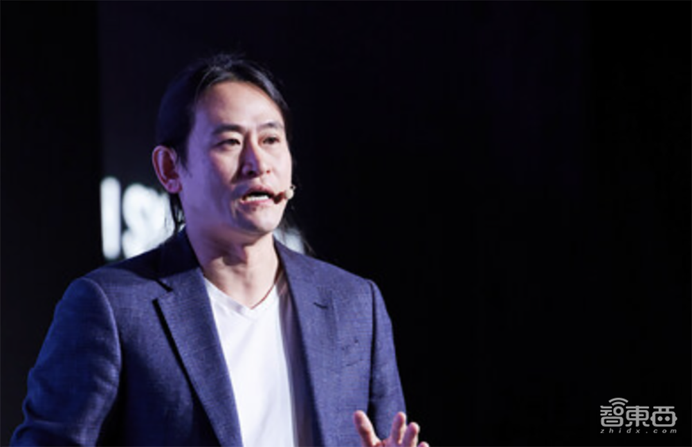 大模型芯片轰向Hot Chips顶会!架构创新巅峰对决,功耗比游戏显卡还低