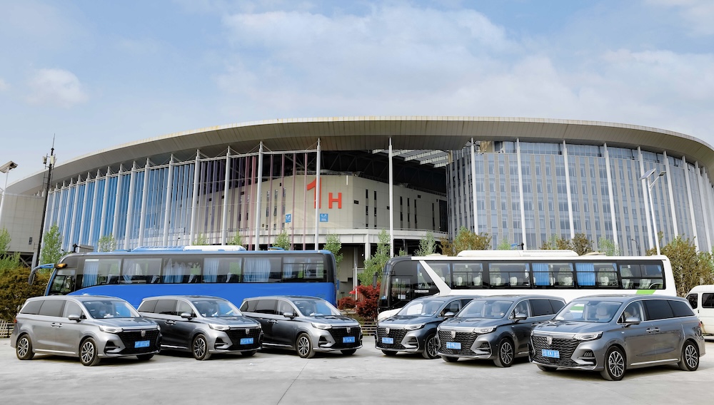 上汽捧出一个港股IPO！押注Robotaxi，阿里宁德Momenta都是股东