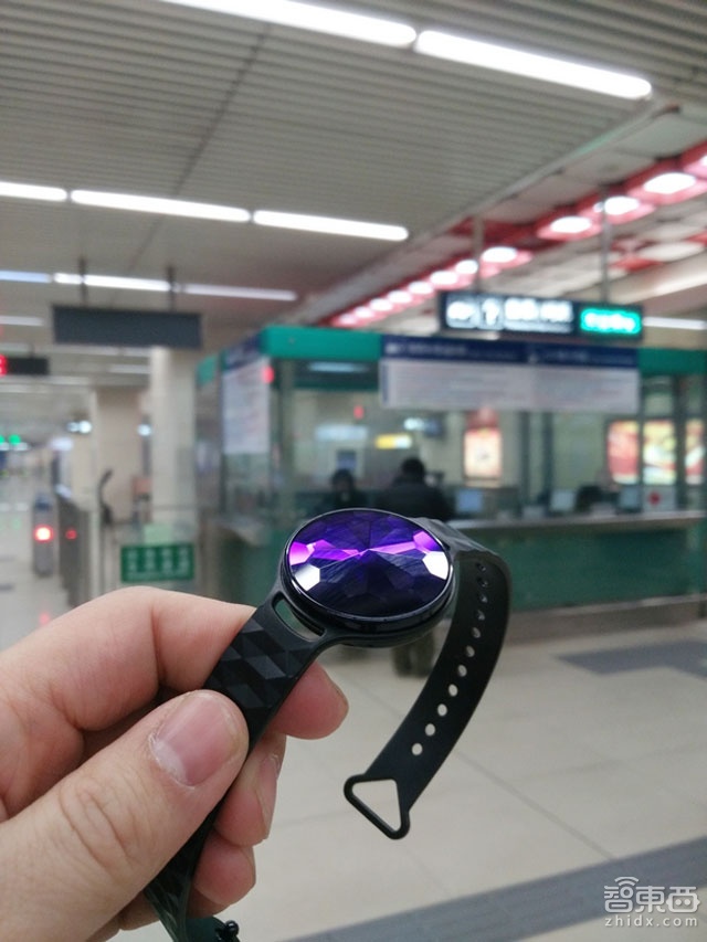 刷刷手环体验:可替代公交卡,部分细节待完善