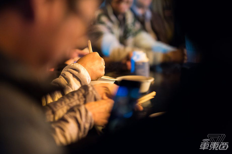 【多图】首试特斯拉火星皮卡!内部空间超大,车载系统帅爆了