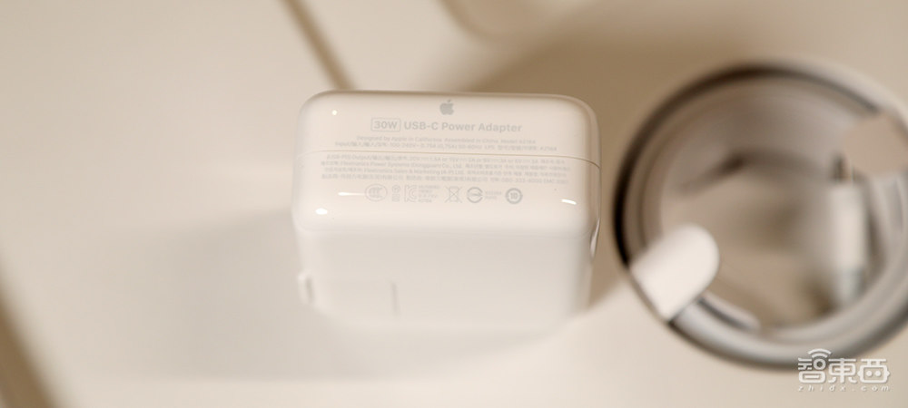 M1芯片版MacBook Air体验,苹果用三招“绝杀”自己?